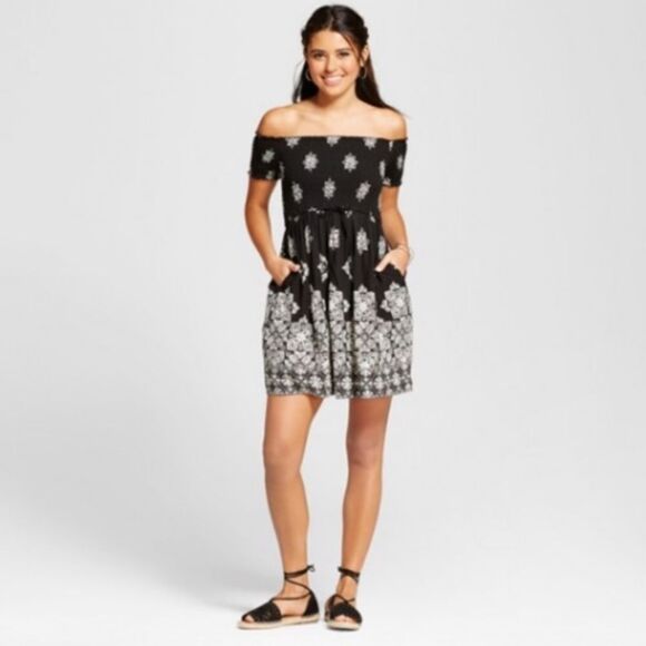 ✨ Xhilaration Aztec Smocked Off Shoulder Dress✨ - Picture 1 of 7